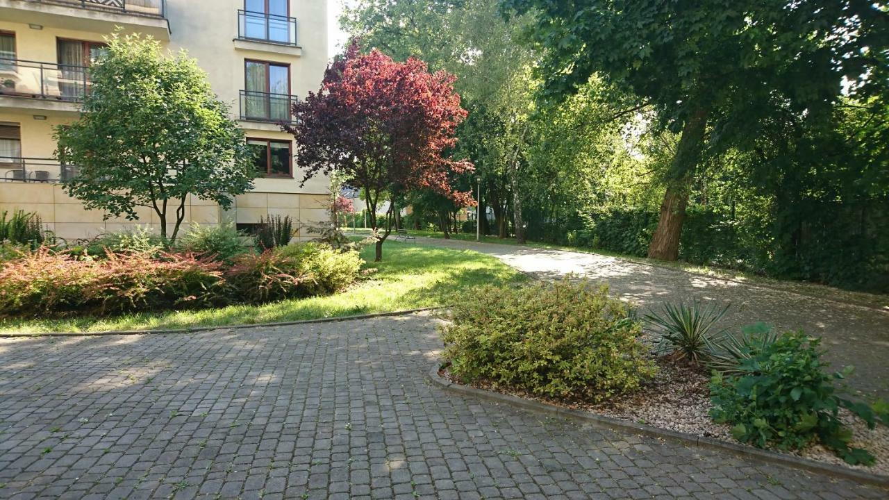 Quiet And Spacious Apartment With Garage Option كراكوفيا المظهر الخارجي الصورة