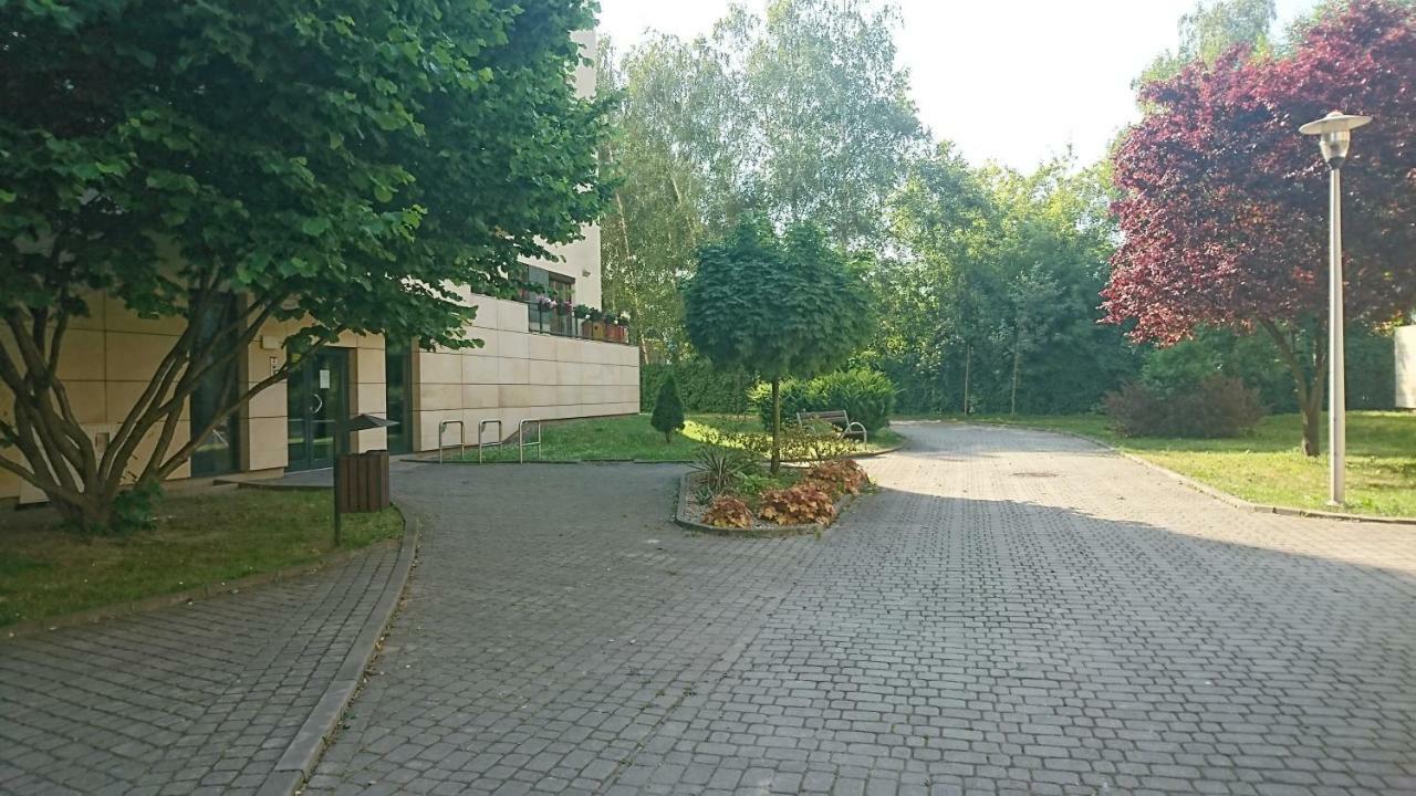 Quiet And Spacious Apartment With Garage Option كراكوفيا المظهر الخارجي الصورة